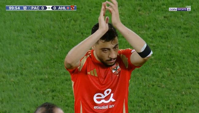 اصابة اكرم توفيق وخروجه في مباراة الاهلي وباتشوكا بكأس انتركونتينتال