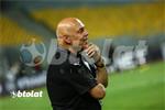 بالفيديو والصور | جروس يحضر مباراة الزمالك والمصري في الكونفدرالية