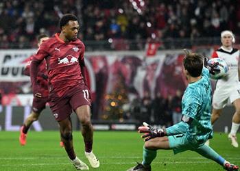 فيديو بمشاركة عمر مرموش لايبزيج يهزم فرانكفورت بثنائية في الدوري الألماني