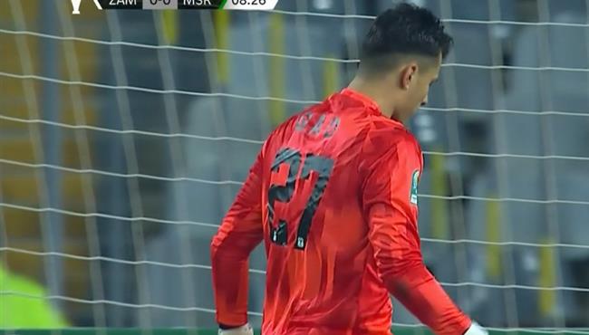 تصدي محمود جاد يحرم دونجا من تسجيل هدف رائع للزمالك امام المصري