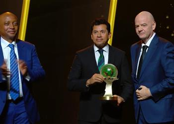 وزير الرياضة يتسلم جائزة الإنجاز الرياضي نيابة عن الرئيس السيسي