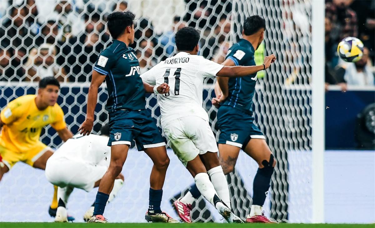 فيديو | مراوغة وتسديدة.. رودريجو يسجل هدف ريال مدريد الثاني أمام باتشوكا