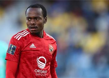 الأهلي ي علن سبب غياب بيرسي تاو عن التدريبات منذ خسارة باتشوكا