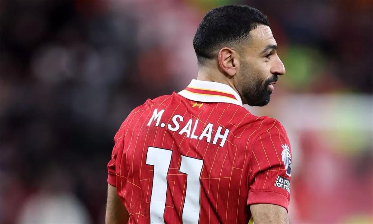 سلوت: مستوى لاعب ليفربول ليس كافيًا لمنافسة محمد صلاح