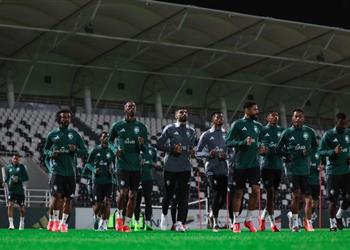 إصابة مدافع السعودية وغيابه عن التدريبات قبل خليجي 26