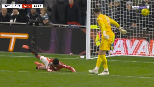 هدف أماد ديالو في مرمي توتنهام بعد خطأ فادح من فورستر