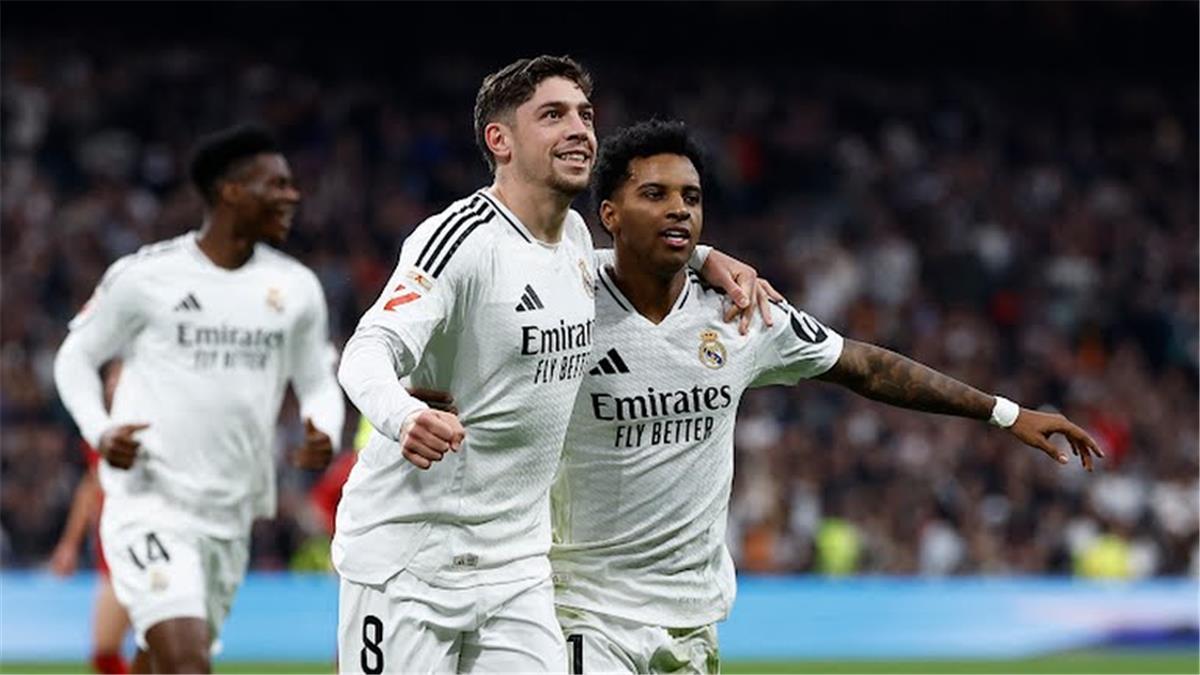 فيديو | بطريقته المعتادة.. فالفيردي يسجل هدف ريال مدريد الثاني أمام إشبيلية