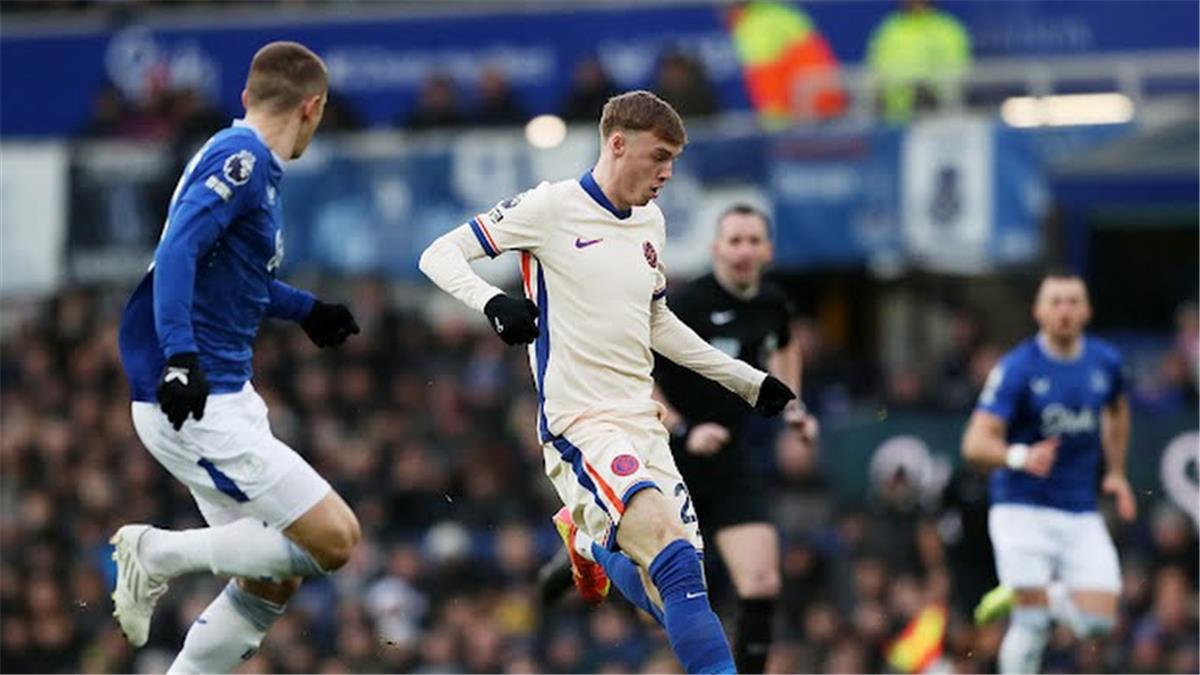 موقع الملاعب : هدية ثمينة لـ ليفربول.. تشيلسي يسقط في فخ التعادل أمام إيفرتون في الدوري الإنجليزي