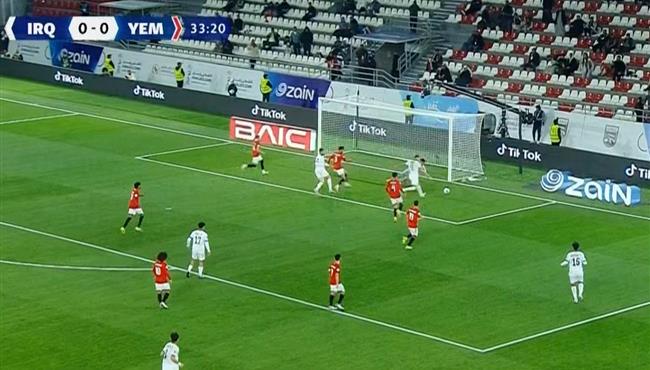 تصدي حارس اليمن الرائع علي مرتين يحرم العراق من تسجيل هدف محقق