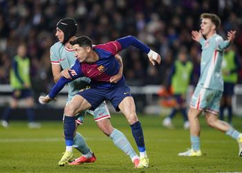 فيديو لاعب برشلونة يلوم ليفاندوفسكي على أدائه أمام أتلتيكو مدريد ويشكوه لـ بيدري