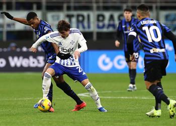 فيديو إنتر ميلان يحقق فوز ا ثمين ا على كومو في الدوري الإيطالي