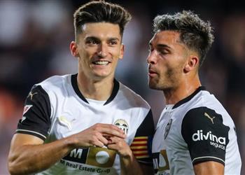 ساعد مدرب الأهلي السابق فالنسيا ي علن مديره الفني الجديد قبل مباراة ريال مدريد