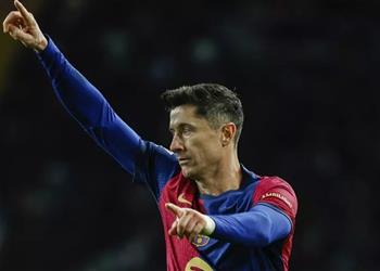 برشلونة يستعد لإبلاغ ليفاندوفسكي بقراره بشأن تفعيل بند التمديد