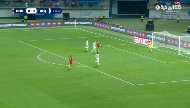 مهدي عبد الجبار يهدر هدف محقق لـ البحرين امام العراق في كأس الخليج