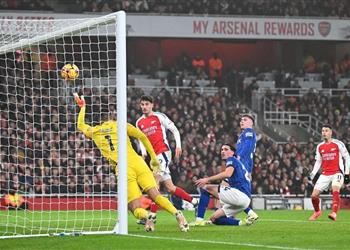 فيديو آرسنال يفلت بفوز صعب على إيبسويتش تاون وينفرد بوصافة الدوري الإنجليزي