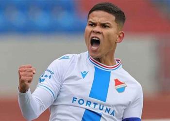 خاص أول رد من بانيك أوسترافا على أنباء اقتراب إيفرتون من الأهلي