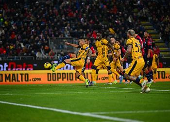 فيديو إنتر ميلان يتصدر الدوري الإيطالي مؤقت ا بفوز سهل على كالياري