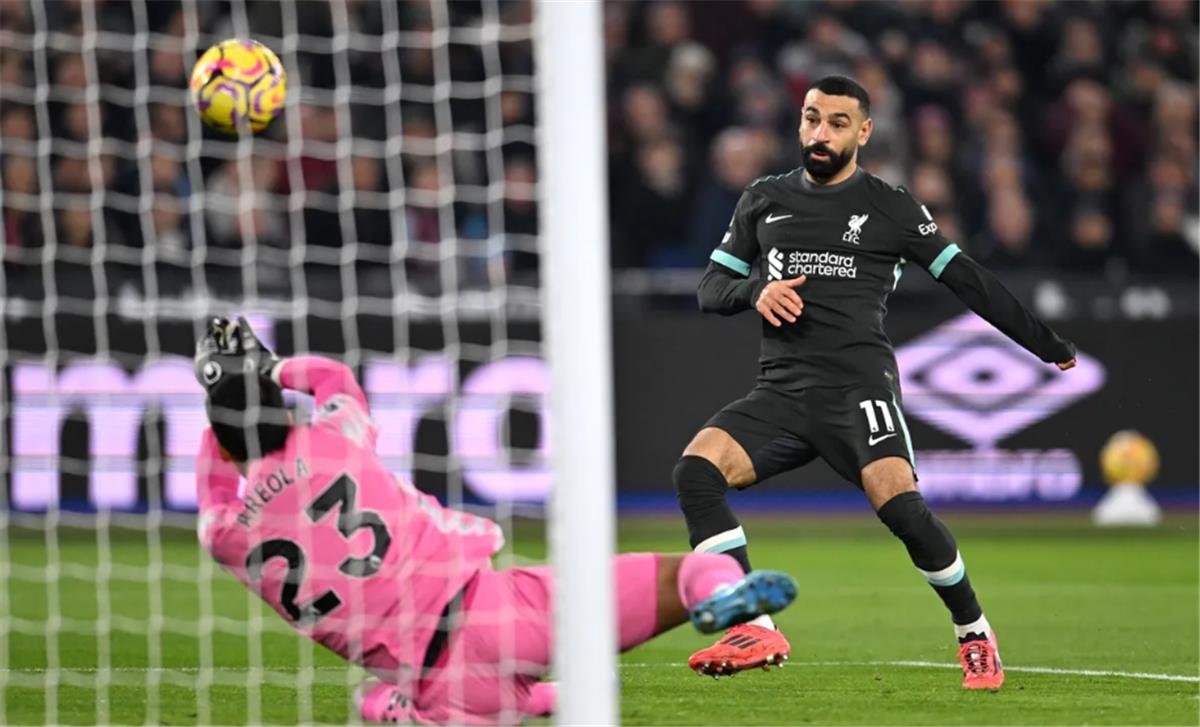 ترتيب هدافي الدوري الإنجليزي بعد هدف محمد صلاح أمام وست هام