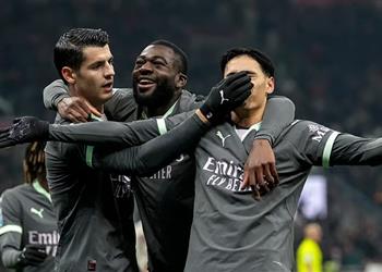 سيواجه نجله بعد 5 أيام ميلان ي علن رسمي ا عن هوية مدربه الجديد