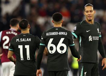 شيروود يتجاهل محمد صلاح ويختار لاعب ليفربول في التشكيل المثالي لـ الدوري الإنجليزي