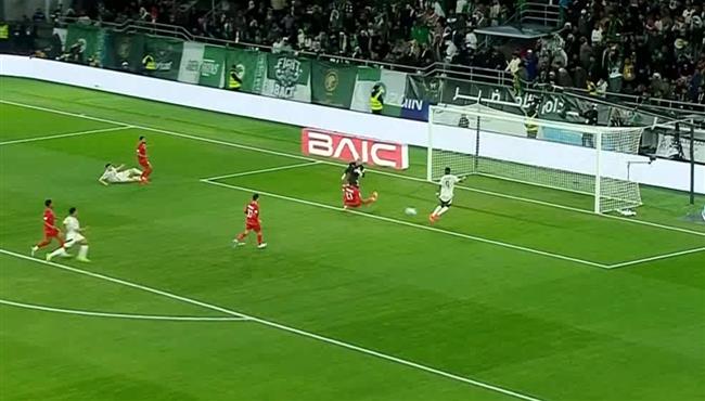 مروان الصحفي يهدر فرصة لا تصدق لـ السعودية امام مرمي عمان الخالي