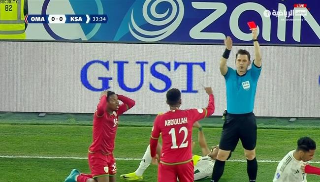 طرد منذر العلوي في مباراة السعودية وعمان بكأس الخليج