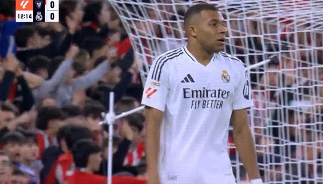 كيليان مبابي يهدر ركلة جزاء امام اتلتيك بلباو في الدوري الاسباني