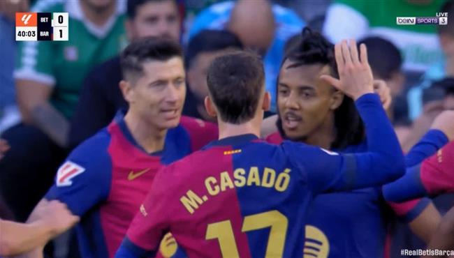 هدف ليفاندوفسكي في مرمي ريال بيتيس بالدوري الاسباني