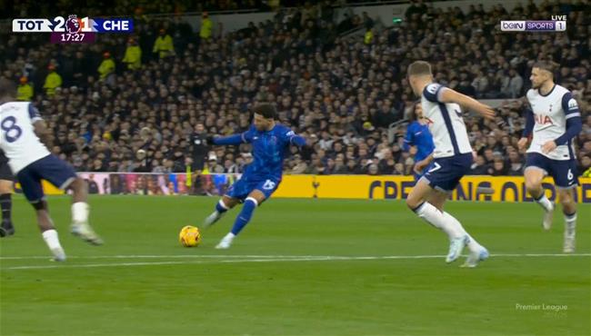 هدف سانشو الرائع في مرمي توتنهام بالدوري الانجليزي