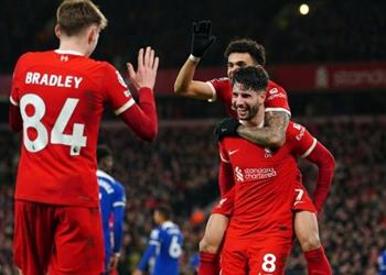 سوبوسلاي يحذر أرنولد بعد تألق برادلي في مباراة ليفربول وتشيلسي