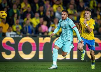 فيتور روكي أحاول التعلم من ليفاندوفسكي ونطمح للألقاب من أجل برشلونة وتشافي