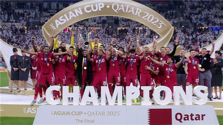 تتويج منتخب قطر بكاس اسيا
