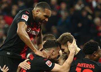 فيديو باير ليفركوزن يواصل تألقه ويهزم بايرن ميونخ بثلاثية في الدوري الألماني