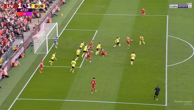 لويس دياز كاد ان يسجل هدف مقصية رائع امام بيرنلي في الدوري الانجليزي