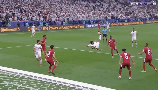 علي علوان كاد ان يسجل هدف مقصية عالمي امام قطر في نهائي كأس اسيا