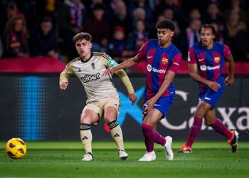 فيديو لامين يامال ينقذ برشلونة من فخ غرناطة ويقوده لتعادل مثير في الدوري الإسباني