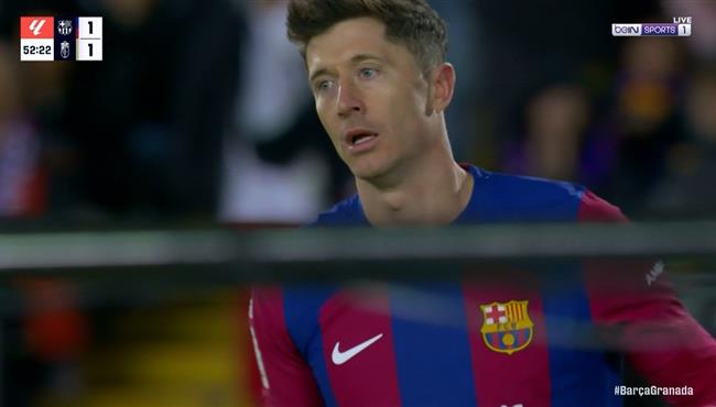 ليفاندوفسكي يهدر فرصة هدف امام غرناطة بالدوري الاسباني