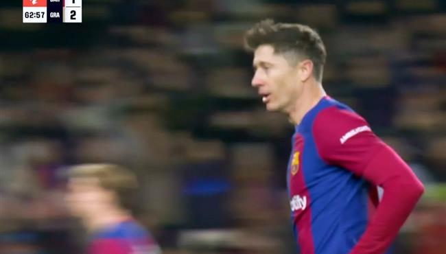 هدف ليفاندوفسكي في مرمي غرناطة بالدوري الاسباني