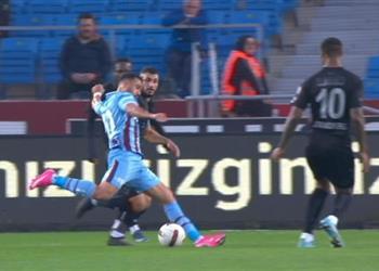 فيديو تريزيجيه يسجل هدف طرابزون الأول أمام هاتاي في الدوري التركي