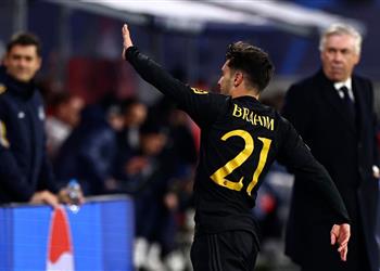 فيديو إبراهيم دياز يغادر مباراة ريال مدريد ولايبزيج مصاب ا