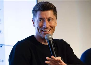 ليفاندوفسكي يرد على إمكانية تدريب فليك لـ برشلونة ويؤكد سنفوز بشيء ما نهاية الموسم