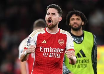 بينهم محمد صلاح جورجينيو يختار أفضل 5 لاعبين في الدوري الإنجليزي