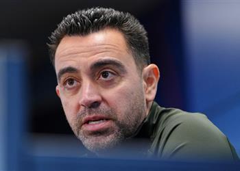 تشافي يرد على أنباء رحيل جافي ودي يونج عن برشلونة ويصرح لا تسألوني عن مبابي