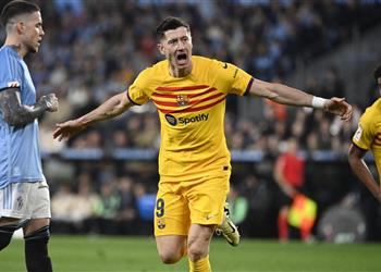 فيديو ليفاندوفسكي ينقذ برشلونة ويقوده لفوز قاتل ضد سيلتا فيجو قبل مواجهة نابولي