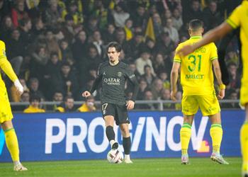 فيديو دوناروما يخمد ثورة مصطفى محمد ونانت يسقط أمام باريس سان جيرمان في الدوري الفرنسي