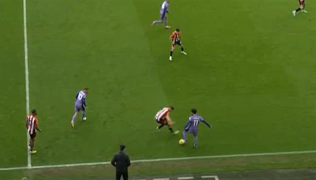 مهارة رائعه من محمد صلاح في مباراة ليفربول وبرينتفورد بالدوري الانجليزي