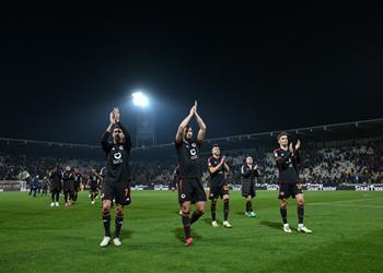 فيديو روما يكتسح فروزينوني بثلاثية نظيفة في الدوري الإيطالي