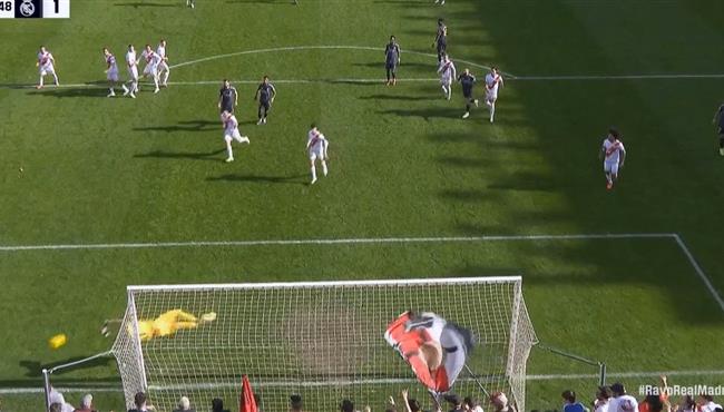 تصدي حارس رايو فاليكانو الرائع يحرم ريال مدريد من هدف بالدوري الاسباني