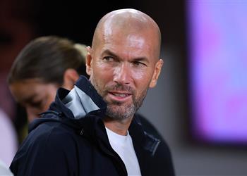 تقارير توضح حقيقة تواصل بايرن ميونخ مع زيدان