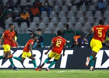 فيديو محمد بايو يسجل هدف غينيا الأول أمام الكونغو الديمقراطية